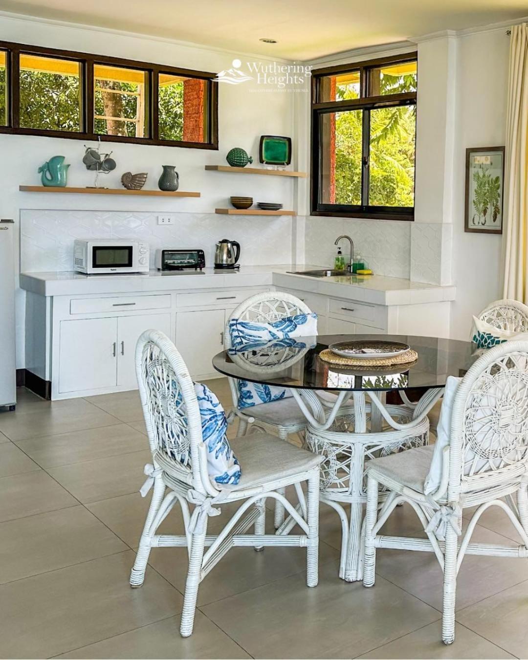 Wuthering Heights Bed & Breakfast By The Sea Dumaguete City Ngoại thất bức ảnh